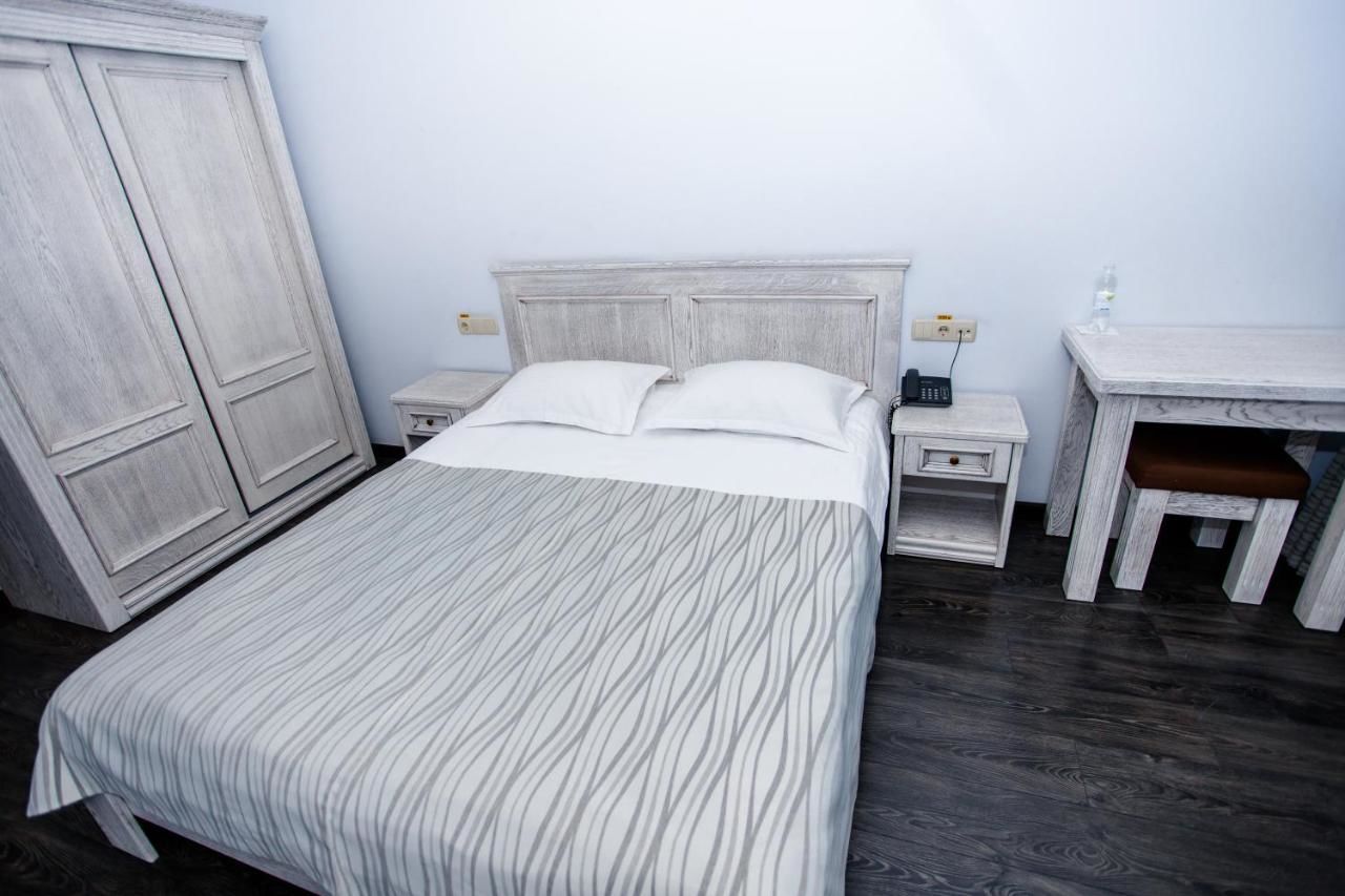 Отель Gold Georg Palace Hotel Черновцы-6