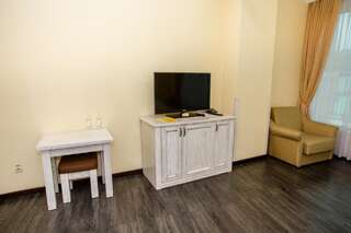 Отель Gold Georg Palace Hotel Черновцы Большой двухместный номер с 1 кроватью-7
